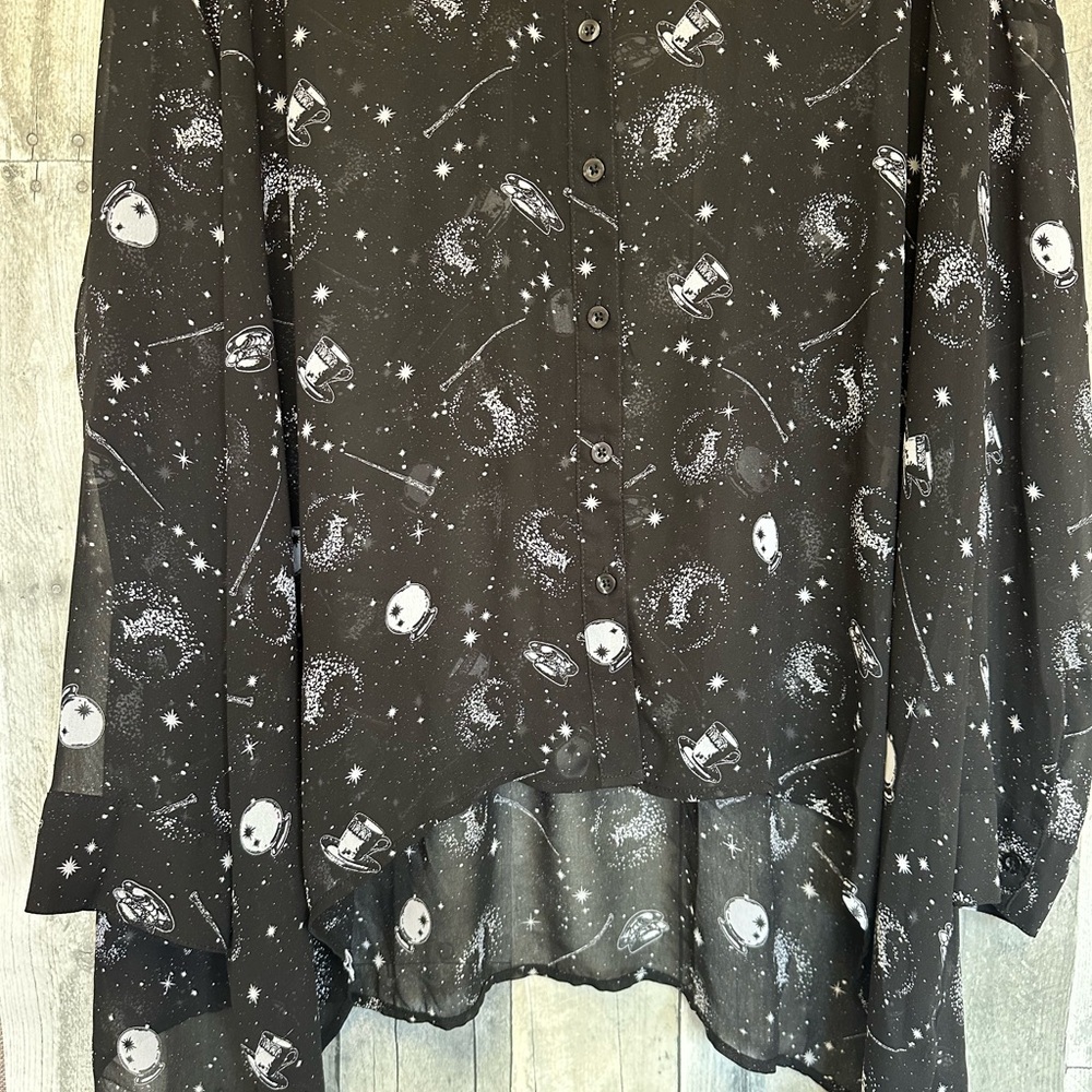 Torrid Harry Potter Star & Wand Blouse size 1 - Picture 3 of 5